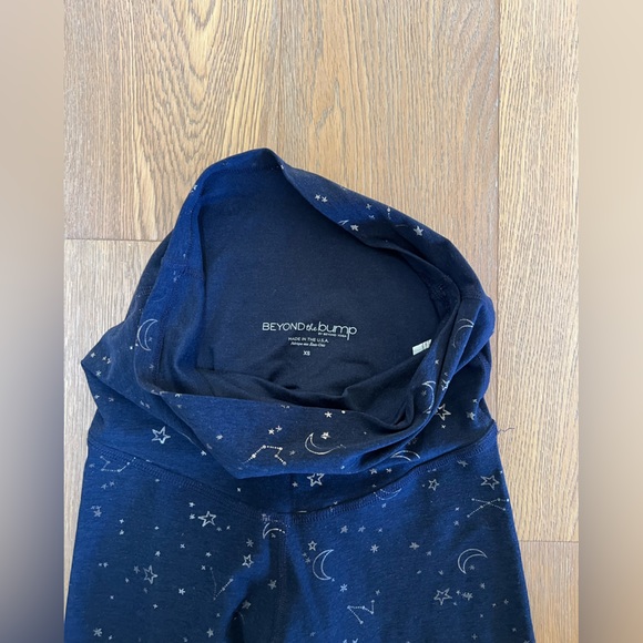 EUC SoftShine Love The Bump Maternity Midi Legging in Limited Edition Print (XS) - Picture 3 of 4